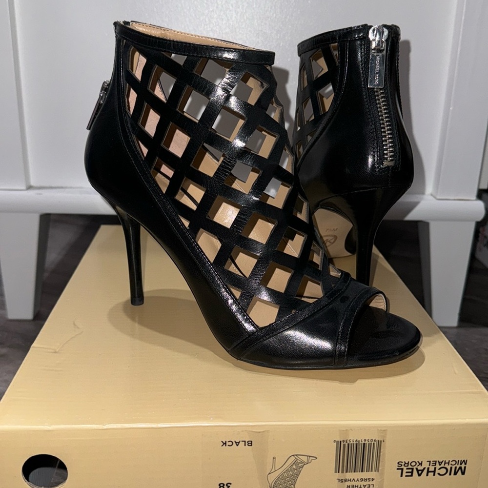 Michael Kors heels 7.5 new